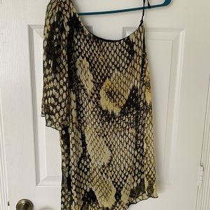 Off shoulder dress size Small